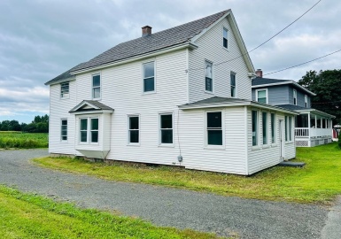 87 Russell St, Hadley, Massachusetts 01035, 5 Bedrooms Bedrooms, 7 Rooms Rooms,1.5 BathroomsBathrooms,Residential,For Sale,Russell St,73150366
