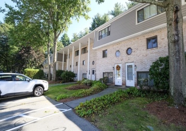 75 Farrwood Dr, Haverhill, Massachusetts 01835, 2 Bedrooms Bedrooms, 6 Rooms Rooms,2 BathroomsBathrooms,Residential,For Sale,Farrwood Green,Farrwood Dr,73163843