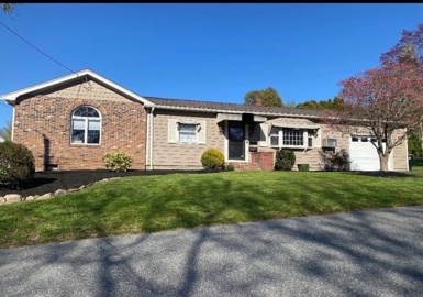 24 Kennedy St, Dartmouth, Massachusetts 02747, 3 Bedrooms Bedrooms, 6 Rooms Rooms,2 BathroomsBathrooms,Residential,For Sale,Kennedy St,73173032