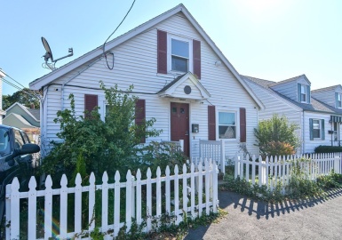 16 Wilson St, Revere, Massachusetts 02151, 3 Bedrooms Bedrooms, 7 Rooms Rooms,1.5 BathroomsBathrooms,Residential,For Sale,Wilson St,73168555