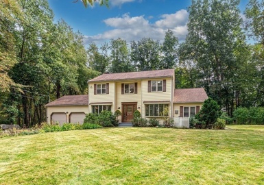 153 Mill Road, North Andover, Massachusetts 01845, 5 Bedrooms Bedrooms, 10 Rooms Rooms,3.5 BathroomsBathrooms,Residential,For Sale,Mill Road,73169130