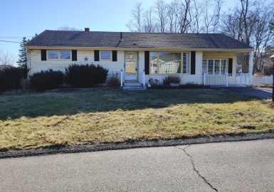44 Rangeley St, Swansea, Massachusetts 02777, 3 Bedrooms Bedrooms, 6 Rooms Rooms,1 BathroomBathrooms,Residential,For Sale,Rangeley St,73066006