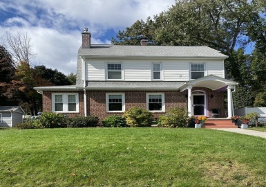 27 Cherry Hill, Holyoke, Massachusetts 01040, 3 Bedrooms Bedrooms, 6 Rooms Rooms,1.5 BathroomsBathrooms,Residential,For Sale,Cherry Hill,73174507