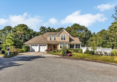 15 Fairway Knob, Mashpee, Massachusetts 02649, 4 Bedrooms Bedrooms, 8 Rooms Rooms,3.5 BathroomsBathrooms,Residential,For Sale,Fairway Knob,73169781