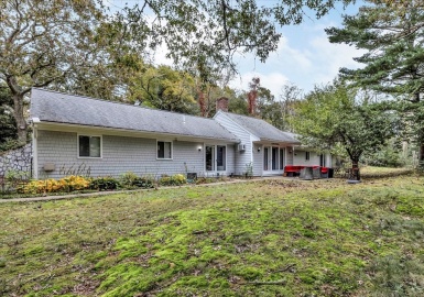 1007 River Rd, Barnstable, Massachusetts 02648, 2 Bedrooms Bedrooms, 4 Rooms Rooms,1 BathroomBathrooms,Residential,For Sale,River Rd,73175065