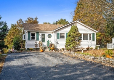 3 Cypress Street, Oxford, Massachusetts 01540, 2 Bedrooms Bedrooms, 6 Rooms Rooms,2 BathroomsBathrooms,Residential,For Sale,Cypress Street,73175187