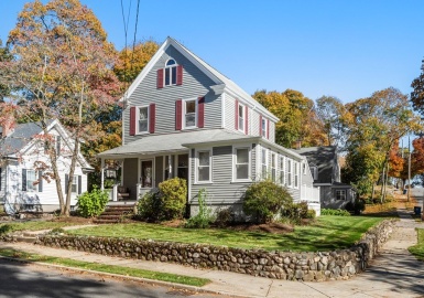 20 Crystal St, Wakefield, Massachusetts 01880, 3 Bedrooms Bedrooms, 7 Rooms Rooms,2 BathroomsBathrooms,Residential,For Sale,Crystal St,73176253
