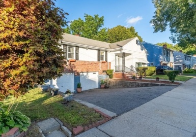 18 Glencliff Road, Boston, Massachusetts 02131, 3 Bedrooms Bedrooms, 6 Rooms Rooms,1 BathroomBathrooms,Residential,For Sale,Glencliff Road,73161838