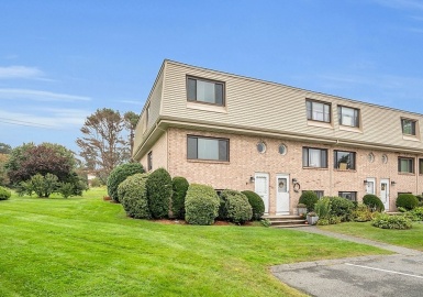 225 Farrwood Dr, Haverhill, Massachusetts 01835, 3 Bedrooms Bedrooms, 7 Rooms Rooms,2 BathroomsBathrooms,Residential,For Sale,Farrwood Green Condominium Lll,Farrwood Dr,73164695