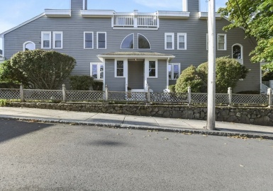 12 Pickett Street, Beverly, Massachusetts 01915, 2 Bedrooms Bedrooms, 7 Rooms Rooms,2 BathroomsBathrooms,Residential,For Sale,Prospect Hill Condominiums,Pickett Street,73167131