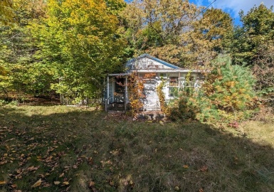 4 Pine Hill Rd, Oxford, Massachusetts 01537, 3 Bedrooms Bedrooms, 5 Rooms Rooms,1 BathroomBathrooms,Residential,For Sale,Pine Hill Rd,73172280