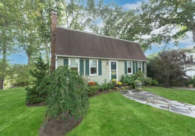 88 Bridge Street, Medfield, Massachusetts 02052, 4 Bedrooms Bedrooms, 7 Rooms Rooms,2 BathroomsBathrooms,Residential,For Sale,Bridge Street,73172171
