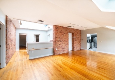465 Washington St, Brookline, Massachusetts 02446, 4 Bedrooms Bedrooms, 5 Rooms Rooms,2 BathroomsBathrooms,Residential,For Sale,Washington St,73154873