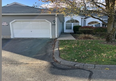 179 Brookfield Ln, Agawam, Massachusetts 01001, 2 Bedrooms Bedrooms, 4 Rooms Rooms,1 BathroomBathrooms,Residential,For Sale,Longbrook Estates,Brookfield Ln,73180255