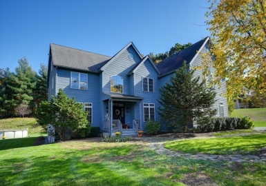105 Cross St, Boylston, Massachusetts 01505, 4 Bedrooms Bedrooms, 9 Rooms Rooms,3.5 BathroomsBathrooms,Residential,For Sale,Cross St,73172525