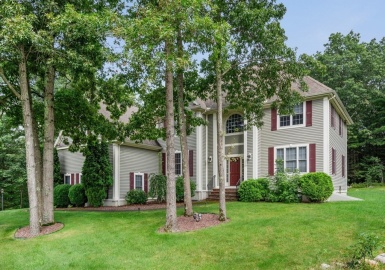 174 Boston St, Middleton, Massachusetts 01949, 4 Bedrooms Bedrooms, 11 Rooms Rooms,2.5 BathroomsBathrooms,Residential,For Sale,Boston St,73159255