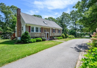 1150 Shootflying Hill Rd, Barnstable, Massachusetts 02632, 5 Bedrooms Bedrooms, 9 Rooms Rooms,2.5 BathroomsBathrooms,Residential,For Sale,Shootflying Hill Rd,73152543