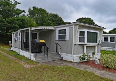 27 Regina, Wareham, Massachusetts 02538, 2 Bedrooms Bedrooms, 5 Rooms Rooms,1 BathroomBathrooms,Residential,For Sale,Regina,73153253