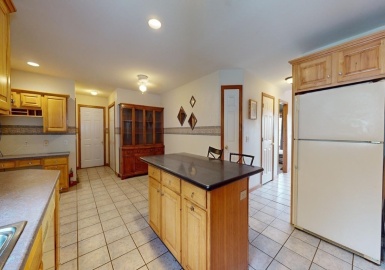 194 Tobacco Farm Rd, Agawam, Massachusetts 01030, 5 Bedrooms Bedrooms, 10 Rooms Rooms,2.5 BathroomsBathrooms,Residential,For Sale,Tobacco Farm Rd,73157508