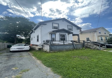 173 Arlington St, Medford, Massachusetts 02155, 2 Bedrooms Bedrooms, 5 Rooms Rooms,1 BathroomBathrooms,Residential,For Sale,Arlington St,73178035