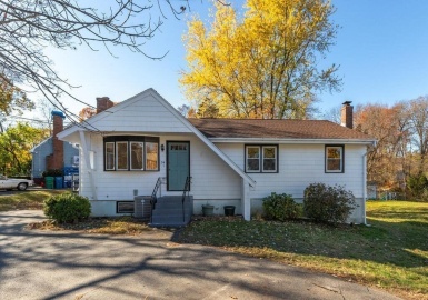 34 Locust St, Burlington, Massachusetts 01803, 3 Bedrooms Bedrooms, 7 Rooms Rooms,1.5 BathroomsBathrooms,Residential,For Sale,Locust St,73179303