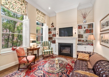 20 Tileston Street, Boston, Massachusetts 02113, 2 Bedrooms Bedrooms, 4 Rooms Rooms,2 BathroomsBathrooms,Residential,For Sale,Columbus Court,Tileston Street,73137263