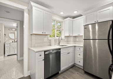 8 Burnside St, Salem, Massachusetts 01970, 1 Bedroom Bedrooms, 4 Rooms Rooms,1 BathroomBathrooms,Residential,For Sale,Burnside St,73174285