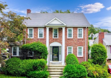 707 Main St, Watertown, Massachusetts 02472, 4 Bedrooms Bedrooms, 9 Rooms Rooms,2.5 BathroomsBathrooms,Residential,For Sale,Main St,73149858