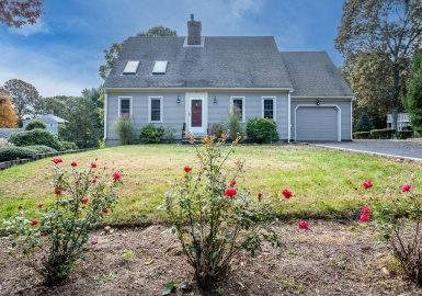 33 Clinton Dr, Yarmouth, Massachusetts 02675, 3 Bedrooms Bedrooms, 5 Rooms Rooms,2 BathroomsBathrooms,Residential,For Sale,Clinton Dr,73174224