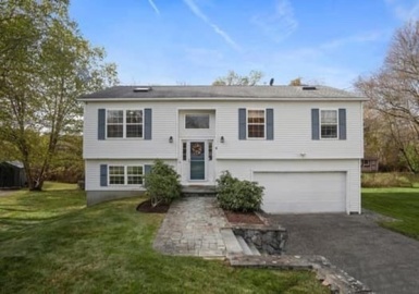 4 Sabino Farm Road, Peabody, Massachusetts 01960, 2 Bedrooms Bedrooms, 5 Rooms Rooms,2.5 BathroomsBathrooms,Residential,For Sale,Sabino Farm Road,73180892