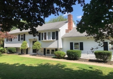 49 Miller St, Seekonk, Massachusetts 02771, 3 Bedrooms Bedrooms, 5 Rooms Rooms,1 BathroomBathrooms,Residential,For Sale,Miller St,73161038