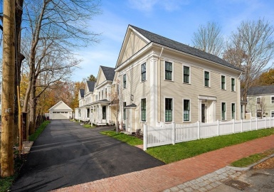 156 State, Newburyport, Massachusetts 01950, 3 Bedrooms Bedrooms, 6 Rooms Rooms,2.5 BathroomsBathrooms,Residential,For Sale,Townhomes At 156 State,State,73163135