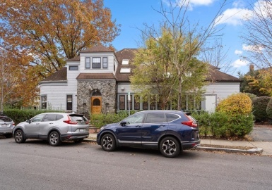 18 Erie Avenue, Newton, Massachusetts 02461, 2 Bedrooms Bedrooms, 5 Rooms Rooms,1.5 BathroomsBathrooms,Residential,For Sale,Erie Avenue,73176817