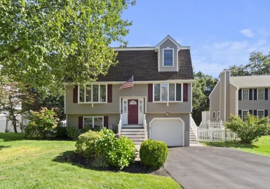 37 Hill St, Haverhill, Massachusetts 01832, 3 Bedrooms Bedrooms, 6 Rooms Rooms,2 BathroomsBathrooms,Residential,For Sale,Hill St,73166967
