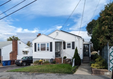 10 Fenley St, Revere, Massachusetts 02151, 3 Bedrooms Bedrooms, 5 Rooms Rooms,2 BathroomsBathrooms,Residential,For Sale,Fenley St,73169129