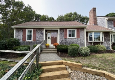 9 Warren Rd, Yarmouth, Massachusetts 02675, 2 Bedrooms Bedrooms, 5 Rooms Rooms,2 BathroomsBathrooms,Residential,For Sale,Debs Hill,Warren Rd,73167167