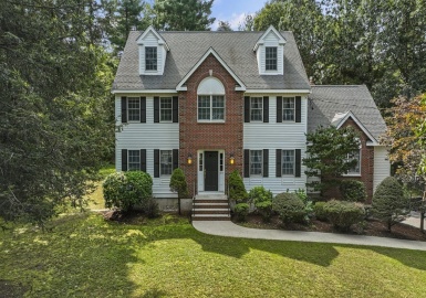 104 Forest Street, Middleton, Massachusetts 01949, 4 Bedrooms Bedrooms, 11 Rooms Rooms,2.5 BathroomsBathrooms,Residential,For Sale,Forest Street,73166455