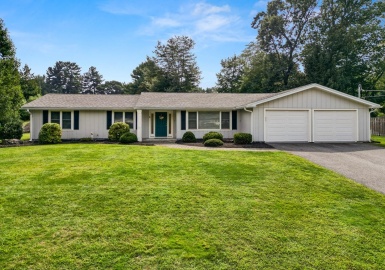 8 Montcastle Drive, Chelmsford, Massachusetts 01824, 3 Bedrooms Bedrooms, 7 Rooms Rooms,2.5 BathroomsBathrooms,Residential,For Sale,Montcastle Drive,73169460