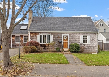 12 Orchard St, Beverly, Massachusetts 01915, 3 Bedrooms Bedrooms, 7 Rooms Rooms,2 BathroomsBathrooms,Residential,For Sale,Orchard St,73180784