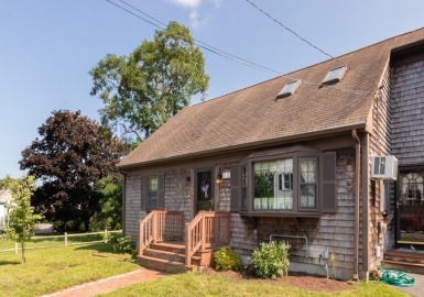 12 Wilbur Ave, Acushnet, Massachusetts 02743, 4 Bedrooms Bedrooms, 6 Rooms Rooms,2 BathroomsBathrooms,Residential,For Sale,Wilbur Ave,73142096