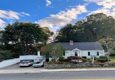 489 Summer Ave, Reading, Massachusetts 01867, 4 Bedrooms Bedrooms, 13 Rooms Rooms,2 BathroomsBathrooms,Residential,For Sale,Summer Ave,73162407