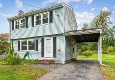 196 Center St, Groveland, Massachusetts 01834, 3 Bedrooms Bedrooms, 6 Rooms Rooms,1.5 BathroomsBathrooms,Residential,For Sale,Center St,73168988