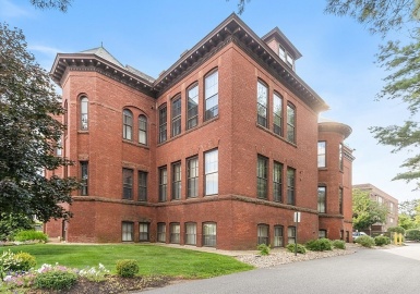 321 Plantation St, Worcester, Massachusetts 01604, 2 Bedrooms Bedrooms, 5 Rooms Rooms,2 BathroomsBathrooms,Residential,For Sale,Bloomingdale,Plantation St,73144419
