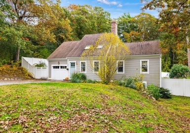24 Saddler Ln, Barnstable, Massachusetts 02668, 3 Bedrooms Bedrooms, 6 Rooms Rooms,1.5 BathroomsBathrooms,Residential,For Sale,Saddler Ln,73177094