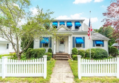 510 East Main St, Avon, Massachusetts 02322, 4 Bedrooms Bedrooms, 8 Rooms Rooms,1.5 BathroomsBathrooms,Residential,For Sale,East Main St,73159023