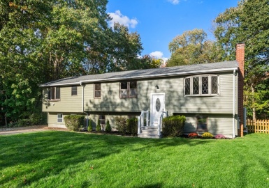 3 Beers Avenue, Norwell, Massachusetts 02061, 4 Bedrooms Bedrooms, 10 Rooms Rooms,3 BathroomsBathrooms,Residential,For Sale,Beers Avenue,73168761