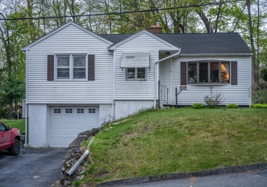 5 Elmer Street, Worcester, Massachusetts 01603, 3 Bedrooms Bedrooms, 6 Rooms Rooms,1 BathroomBathrooms,Residential,For Sale,Elmer Street,73170888