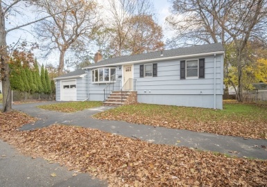 17 Sunset Rd, Lynn, Massachusetts 01904, 3 Bedrooms Bedrooms, 5 Rooms Rooms,1 BathroomBathrooms,Residential,For Sale,Sunset Rd,73180587