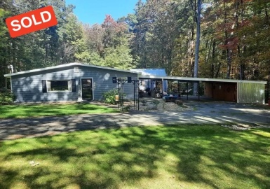 136 Cove Rd, Lunenburg, Massachusetts 01462, 3 Bedrooms Bedrooms, 5 Rooms Rooms,1 BathroomBathrooms,Residential,For Sale,Cove Rd,73165864