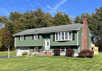 6 Tiffany Circle, West Bridgewater, Massachusetts 02379, 3 Bedrooms Bedrooms, 6 Rooms Rooms,2 BathroomsBathrooms,Residential,For Sale,Tiffany Circle,73174291